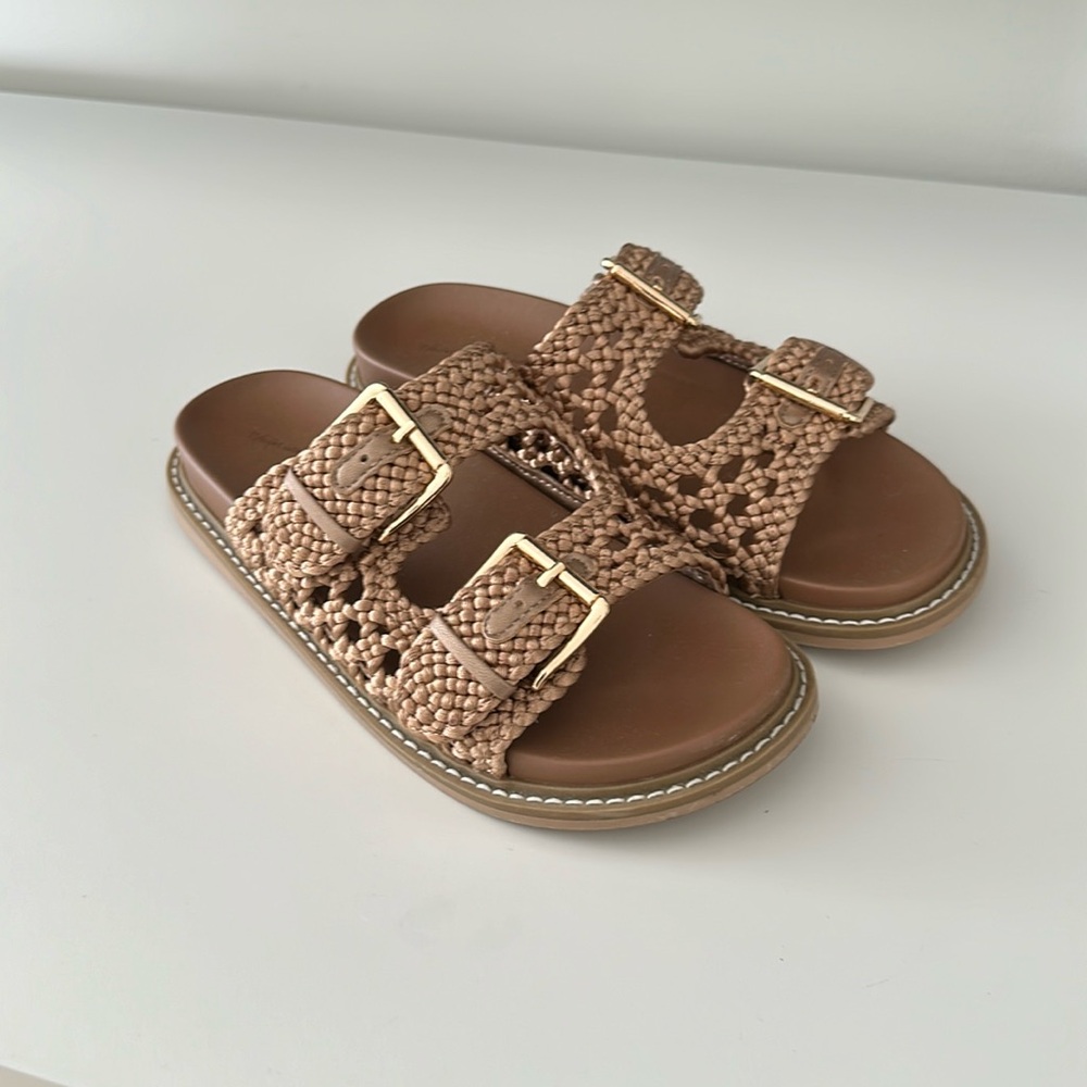 Universal thread sandals women’s size 6.5. Work 1 time